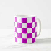 紫の白のチェッ市松模様にクパターン コーヒーマグカップ (正面右)
