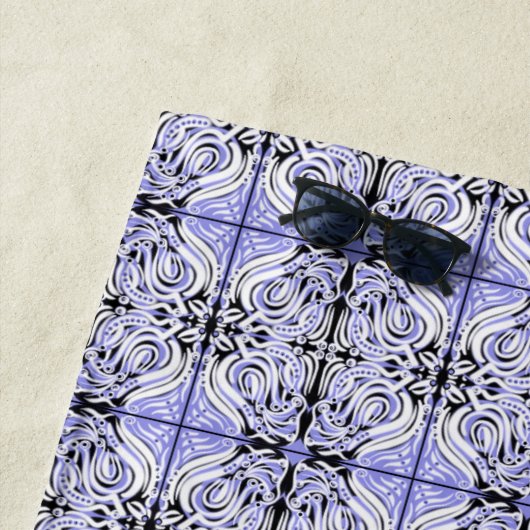 紫の白黒カーリー抽象芸術の繰り返しパターン ビーチタオル (インサイチュ)