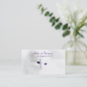 紫の目を持つ柔らかい白い子猫 名刺 (スタンド正面)