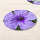 紫の矮性メキシコのペチュニア ラウンドペーパーコースター (アングル)