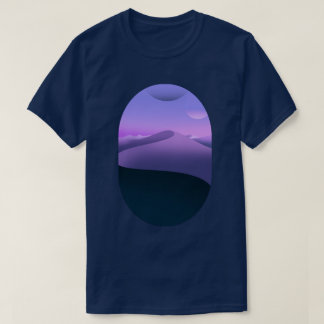 紫の砂漠の風景 夜空 Tシャツ