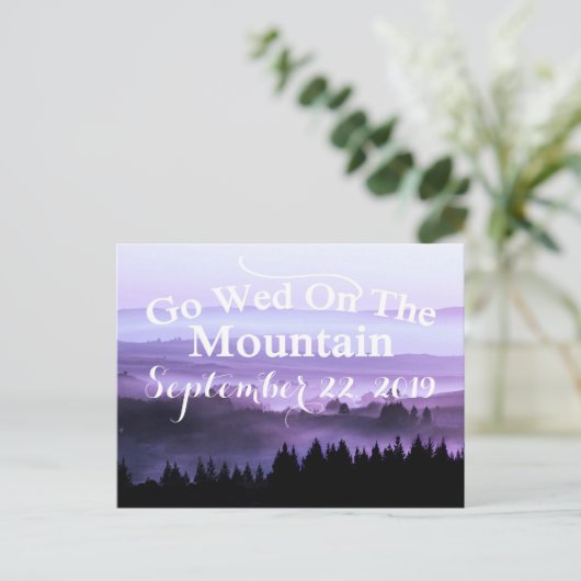 紫の素朴山の結婚式の日付を保存 案内ポストカード (スタンド正面)