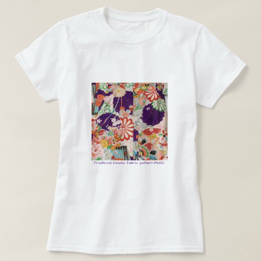 紫の綺麗な伝統的着物生地のTシャツ Tシャツ (デザイン正面)