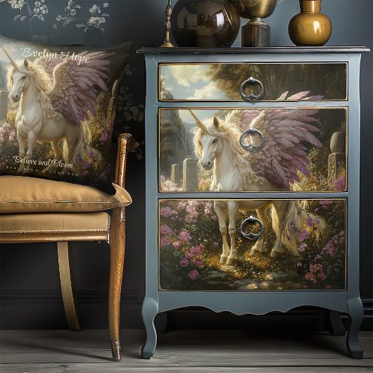 紫の翼の白いペガサスのケルト石の円 薄葉紙