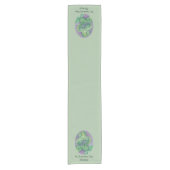 紫の聖パトリックの日に緑のクローバーのシャムロック ショートテーブルランナー (正面)