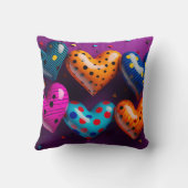 紫の背景に6つの3Dハート クッション (裏面)