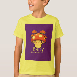 紫の背景のかわいいキャラクターきのこ Tシャツ