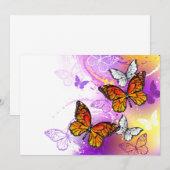 紫の背景のモナーク蝶 招待状 (正面/裏面)