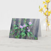 紫の花がフェンス悔やみや弔慰 カード (黄色い花)