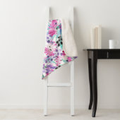 紫の花とベリー、ブルーのシームレスな模様 シェルパブランケット (インサイチュ)