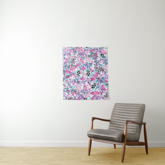 紫の花とベリー、ブルーのシームレスな模様 タペストリー (インサイチュ)