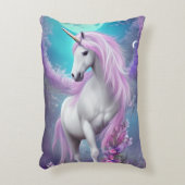 紫の花と月を持つ白いユニコーン アクセントクッション (正面(垂直))
