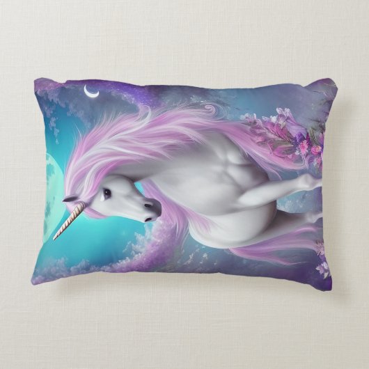 紫の花と月を持つ白いユニコーン アクセントクッション (裏面)