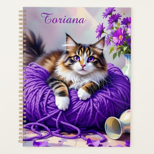 紫の花と毛糸で遊ぶかわいい猫 プランナー手帳 (正面)