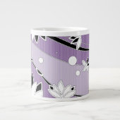 紫の花に白い蓮のストライプ花 ジャンボコーヒーマグカップ (正面)