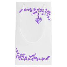 紫の花のハートアクセント