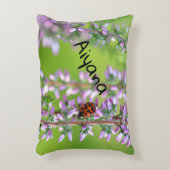 紫の花のラディバード –  アクセントクッション (正面(垂直))