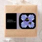 紫の花の中のミツバチ ラベル (インサイチュ)