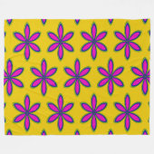 紫の花の区画 フリースブランケット (正面(横))