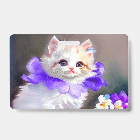 紫の花の首輪の白猫の絵画 バッジ (正面)
