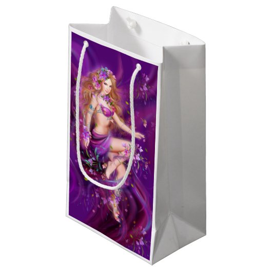 紫の花を持つ美しいファンタジーの女性 スモールペーパーバッグ (正面アングル)