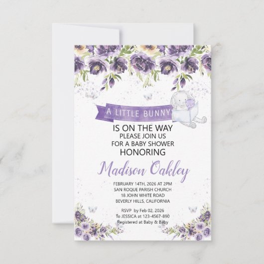 紫の花模様小さなバニー赤ちゃんシャワー発表 案内状 (正面)