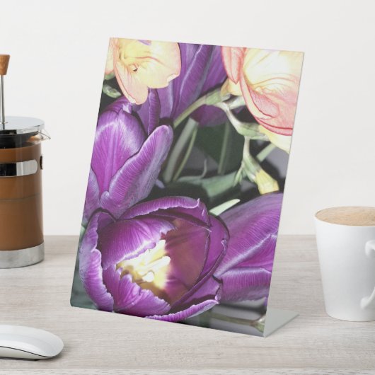 紫の花 台座サイン (インサイチュ)