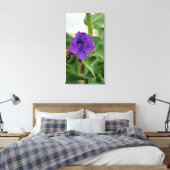 紫の花 春の植物コレクション キャンバスプリント (インサイチュ (寝室))