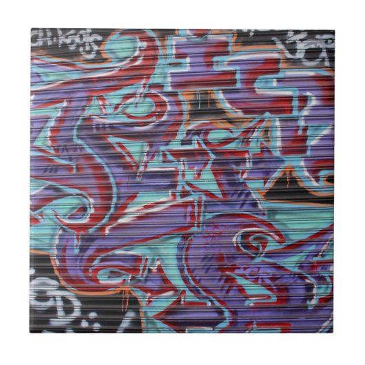 紫の落書きオン・シャッター タイル (正面)