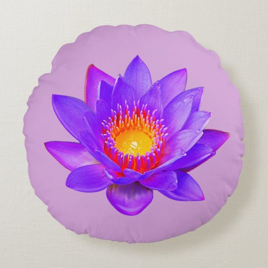 紫の蓮の花が紫の上に ラウンドクッション (正面)