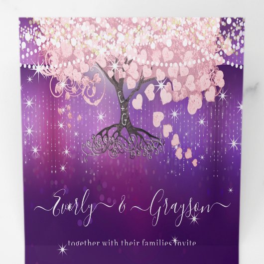 紫の薄紫とピンクのハートの葉結婚の木の三角形 –  三つ折り招待状 (内部最初)