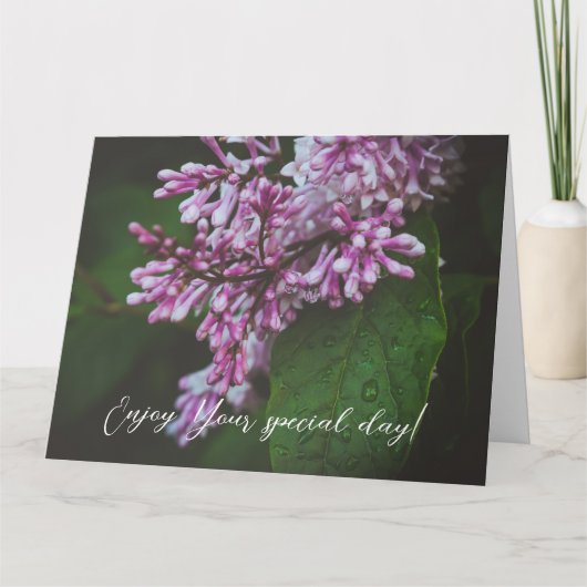 紫の薄紫の花の後の雨模様 カード (正面)