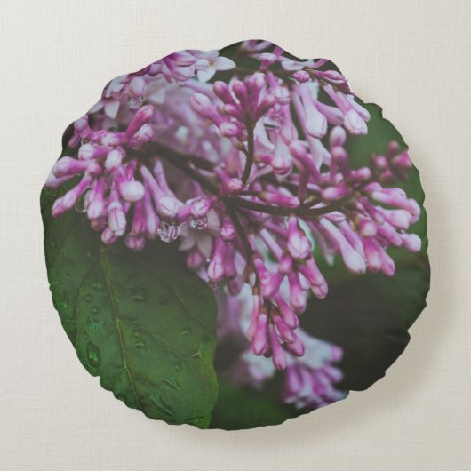 紫の薄紫の花は雨の後 ラウンドクッション (裏面)