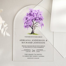 紫の藤の花の木の結婚式
