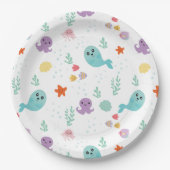 紫の赤ん坊の下で魚の水を浴びる ペーパープレート (正面)