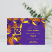 紫の金ゴールドチームカラーバスケット誕生日 招待状 (スタンド正面)