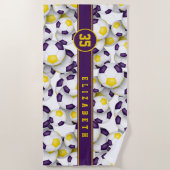 紫の金ゴールドボールのスポーツチームカラー ビーチタオル (正面)