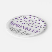 紫の銀色の紙吹雪に愛がふりかかる ペーパープレート (アングル)