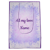 紫の雪の妻の名前クリスマス ミディアムペーパーバッグ (裏面)