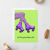 紫の靴下の誕生日を持つローラースケート ノートカード (正面/裏面インサイチュ)