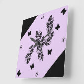 紫の黒い蝶 スクエア壁時計 (傾斜)