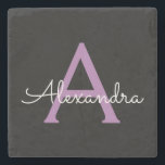 紫の黒のスクリプトガーリーモノグラム名 ストーンコースター<br><div class="desc">黒と紫のシンプル文字モノグラム名ストーンタイル。これは完璧な卒業式、甘い16歳の誕生日、結婚ブライダルシャワー、記念日、赤ちゃんシャワーやバチェロレッテギフトをグラームの豪華さとシックなスタイルを愛する人のために。</div>