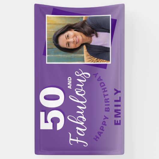紫の50とファビュラス50歳の誕生日パーティーの写真 横断幕 (縦)