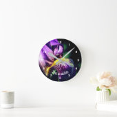 紫ひげ菖蒲花びらパーソナライズされた ラウンド壁時計 (ホーム)