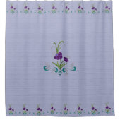 紫よくはしゃぐの花とティール（緑がかった色）渦巻き シャワーカーテン (正面)