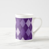 紫アーガイル柄の紋 ボーンチャイナマグカップ (右)