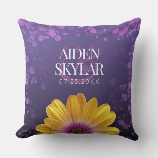 紫エレガントのデイジーと金のグリッター結婚 クッション (正面)