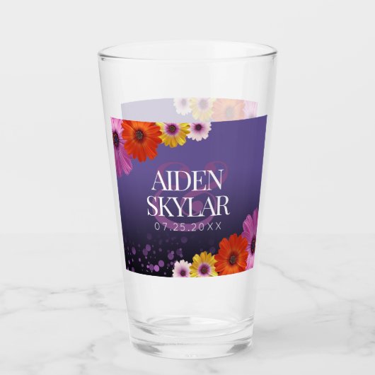 紫エレガントのデイジーと金のグリッター結婚 タンブラーグラス (正面)