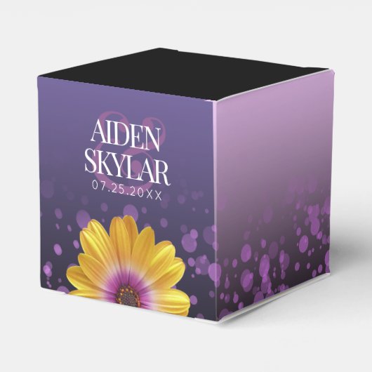 紫エレガントのデイジーと金のグリッター結婚 フェイバーボックス (裏面サイド)