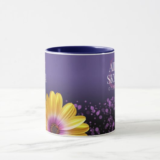 紫エレガントのデイジーと金のグリッター結婚 マグカップ (中央)